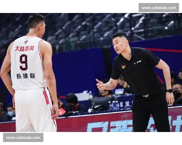 连胜终结背后风云再起强队调整格局引发赛季走向新悬念